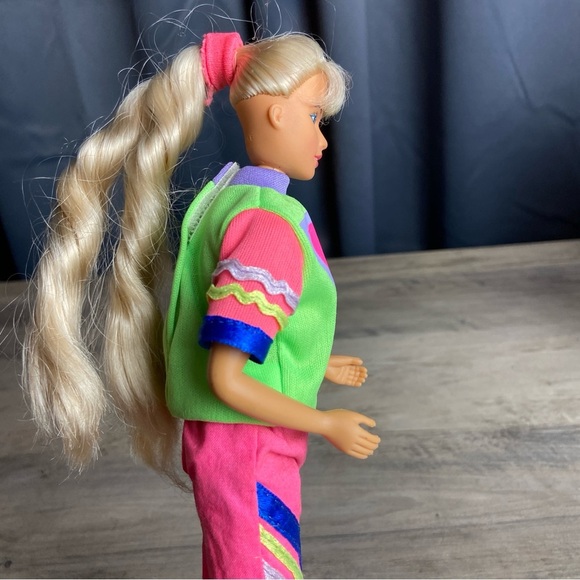 Soccer Player Doll, Blonde Hair Blue Eyes - Picture 7 of 11